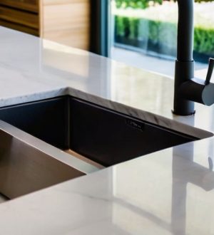 Идеальная кухня: как правильно установить столешницу и мойку своими руками