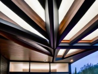 Идеальный потолок для террасы: как выбрать материал, сочетающий стиль, практичность и долговечность