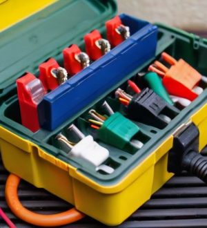 Как безопасно и эффективно соединять провода в распределительных коробках: полное руководство от выбора материалов до предотвращения ошибок