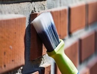 Как бороться с белым налетом на кирпичной кладке: причины, методы удаления и профилактика