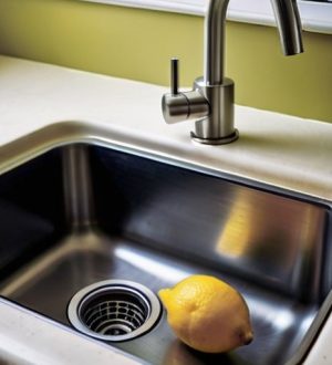 Как избавиться от неприятного запаха из раковины: причины, решения и профилактика