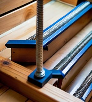 Как избавиться от скрипа деревянных лестниц: причины, диагностика и эффективные методы решения проблемы