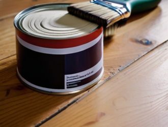 Как покрасить деревянный пол: выбор краски, подготовка и секреты идеального покрытия