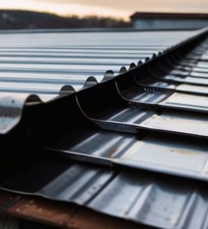 Как правильно сочетать профлист и рубероид: советы, преимущества и технологии укладки