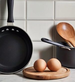 Как сохранить антипригарное покрытие: выбираем правильные кухонные принадлежности для вашей сковороды