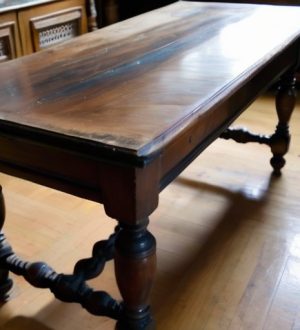 Как спасти деревянную мебель от влаги: шаги к восстановлению и защите