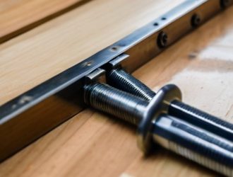 Как установить дверь: пошаговое руководство от разметки до проверки работоспособности