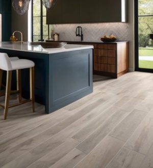 Как выбрать идеальное напольное покрытие для кухни: советы и тренды