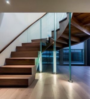 Как выбрать идеальную лестницу для вашего дома: от конструкции до ухода и безопасности