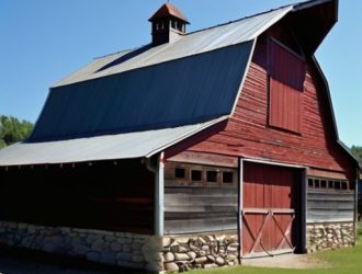 Как выбрать идеальную обшивку для стен сарая: материалы, советы и рекомендации