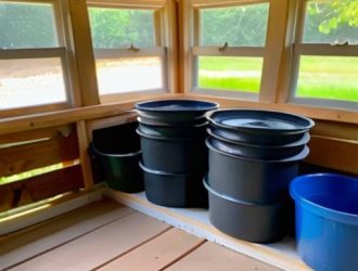 Как выбрать краску для курятника: советы по здоровью и безопасности птиц