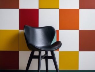 Как замаскировать дыру в обоях: от простых трюков до профессионального ремонта