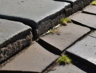 Как защитить бетон от зимних разрушений: причины, диагностика и эффективные методы восстановления