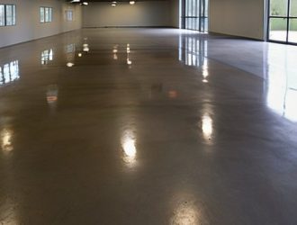 Как защитить бетонный пол от пыли: выбор идеального покрытия для вашего пространства