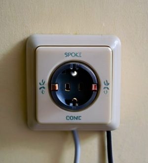 Почему расплавляются розетки: основные причины и способы предотвращения проблемы