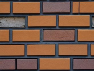 Своевременный ремонт трещин в кирпичных стенах: как избежать серьезных последствий