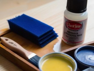 Эффективные способы удаления акриловой краски: от твердых поверхностей до текстиля