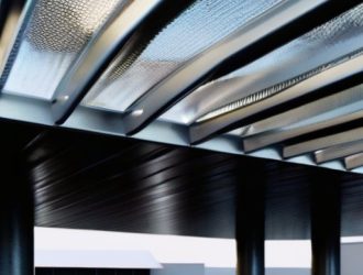 Как избежать конденсата под навесом из профнастила: причины, последствия и решения