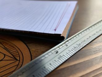 Как правильно измерять углы: пошаговое руководство по использованию транспортира