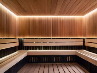 Как правильно выбрать высоту потолка в парилке для идеального комфорта и безопасности?