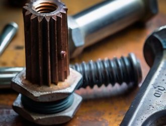 Как справиться с ржавыми гайками: эффективные методы и советы по предотвращению ржавления