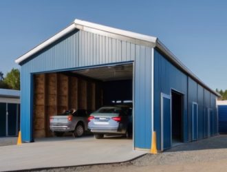 Как выбрать идеальный материал для строительства гаража: от металлопрофиля до сэндвич-панелей
