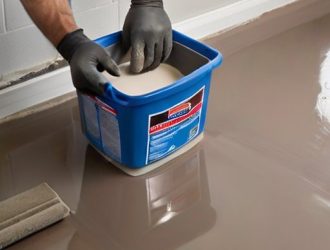 Необходимость грунтовки наливного пола: ключ к долговечности вашего ламината