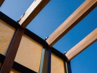 Пеноплекс для утепления крыши: преимущества, процесс установки и сравнение с альтернативами