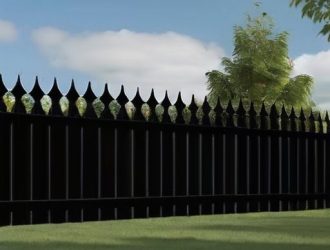 Выбор ограждения: евроштакетник или профлист – что подойдет именно вам?