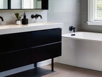 Запах канализации в ванной: как выявить и устранить проблему эффективно