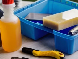 Эффективные способы удаления жидких гвоздей с пластика: от механических до химических методов