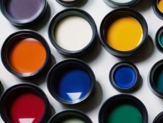 Как правильно подготовить стены к оклейке обоями: важность грунтовки и советы по нанесению