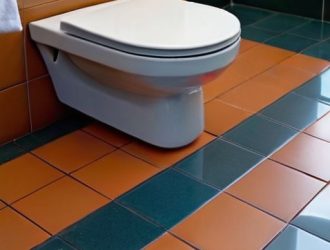 Как правильно приклеить унитаз к плитке: пошаговое руководство для надежной установки