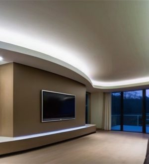 Натяжные потолки на кривых стенах: как создать идеальный интерьер без недостатков