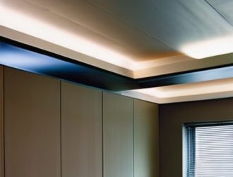 Провисание натяжных потолков: Причины и решения для долговечной эксплуатации